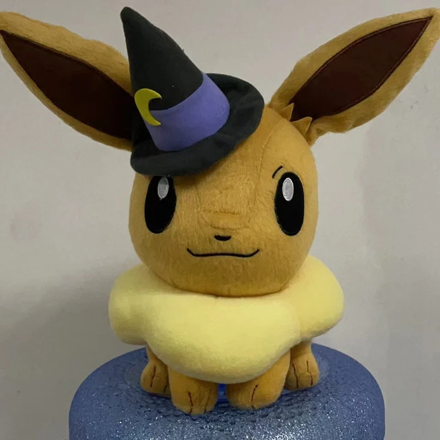 Personaggio di peluche Pokémon Eevee Eevee in costume di Halloween (circa 28 cm)