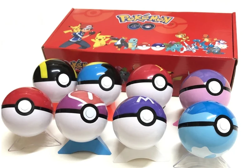 8 palline Pokemon con scatola