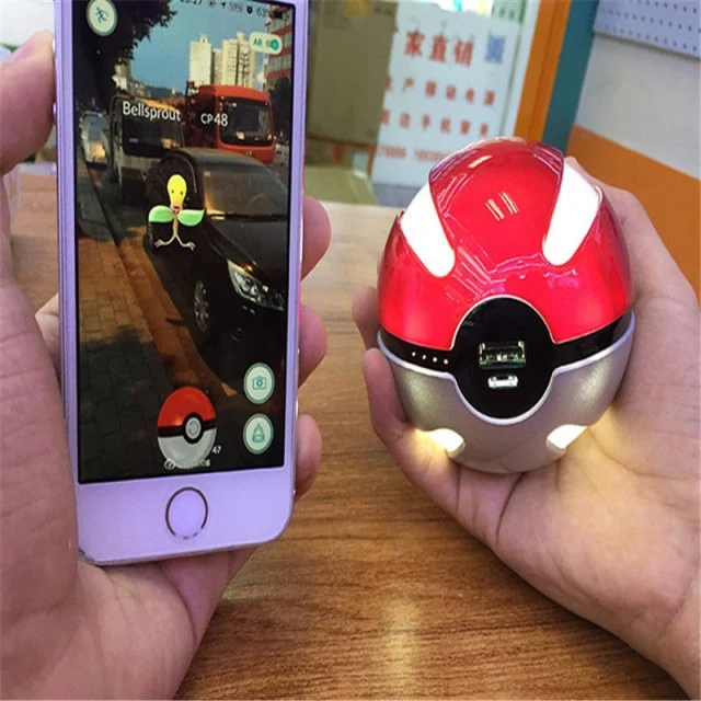 Powerbank Pokeball 10000mAh (doppia USB, 5V / 2.1A)