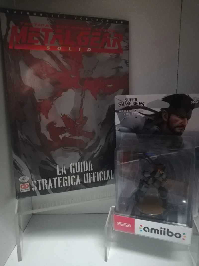 METAL GEAR SOLID-GUIDA STRATEGICA+AMIIBO SNAKE