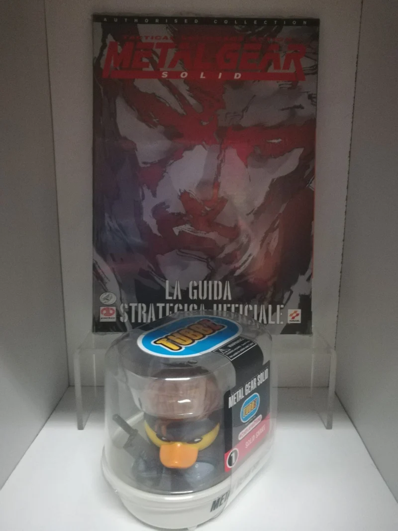 METAL GEAR SOLID-GUIDA STRATEGICA (del 1999 no ristampa )+TUBBZ METAL GEAR SOLID