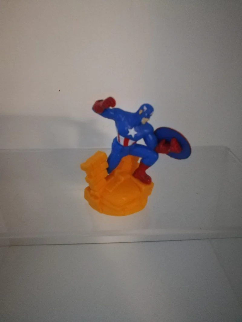 MARVEL MINI FIGURE CAPITAN AMERICA (6cm)