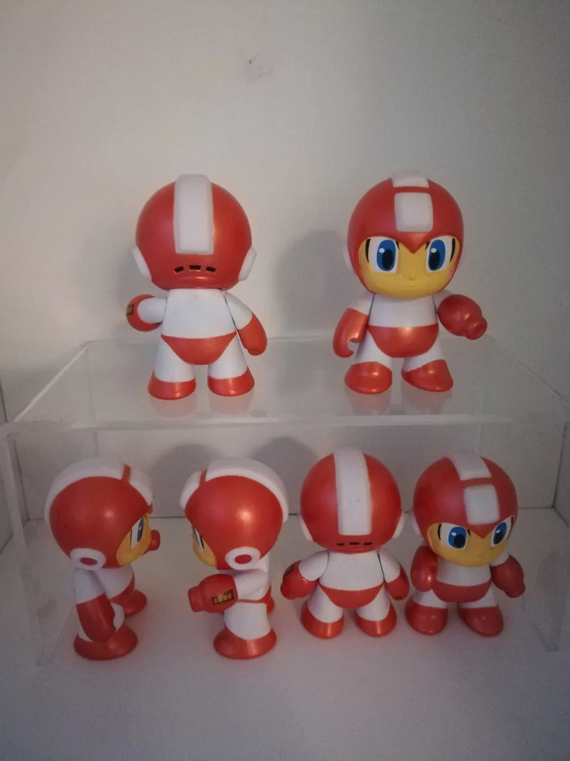 MEGA MAN FIGURE (8cm)