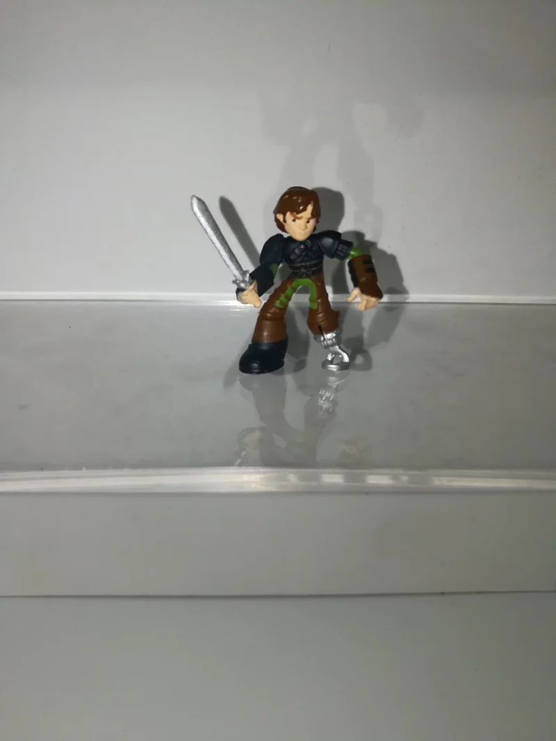 DRAGON TRAINER MINI FIGURE (4cm)