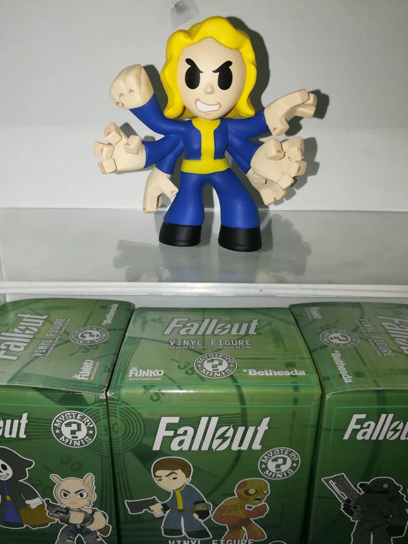 FALLOUT FIGURE (8cm)