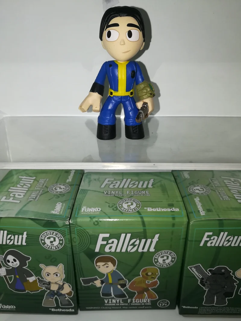 FALLOUT FIGURE (8cm)