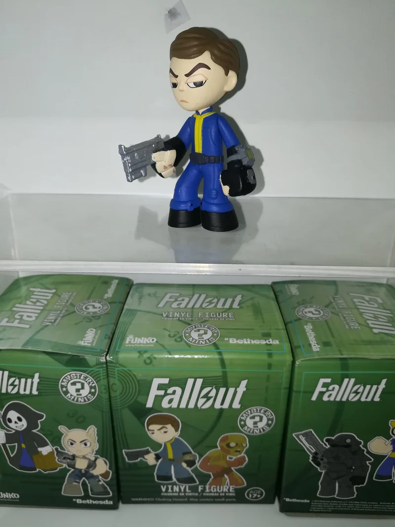 FALLOUT FIGURE (8cm)