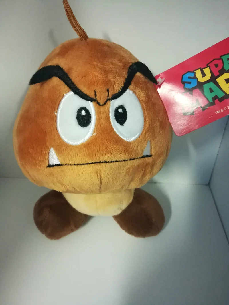 PELUCHE SUPER MARIO GOOMBA FUNGO (20cm)