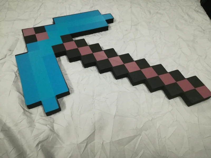 PICOZZA IN FOAM CM.47 DIAMANTE ( MINECRAFT)